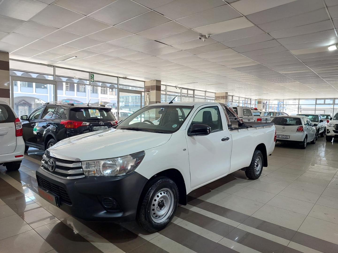 2017 TOYOTA HILUX 2.4gd (aircon)