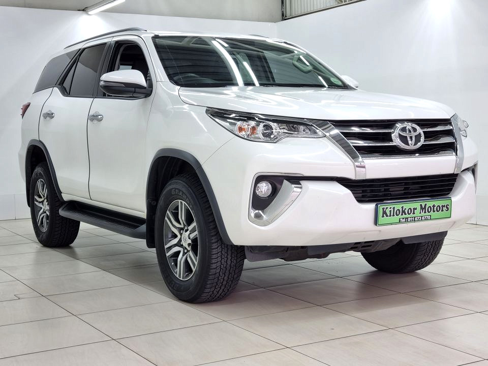 2017 TOYOTA FORTUNER 2.4 GD-6 RAISED BODY AT