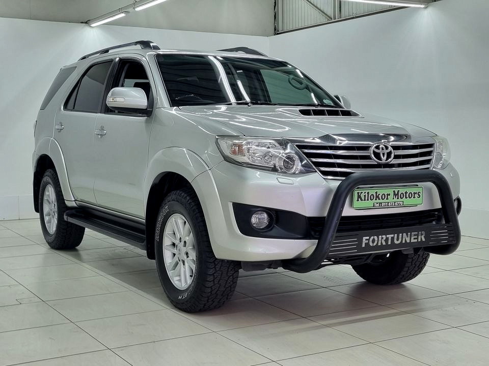 2015 TOYOTA FORTUNER 3.0 D-4D R/BODY AT