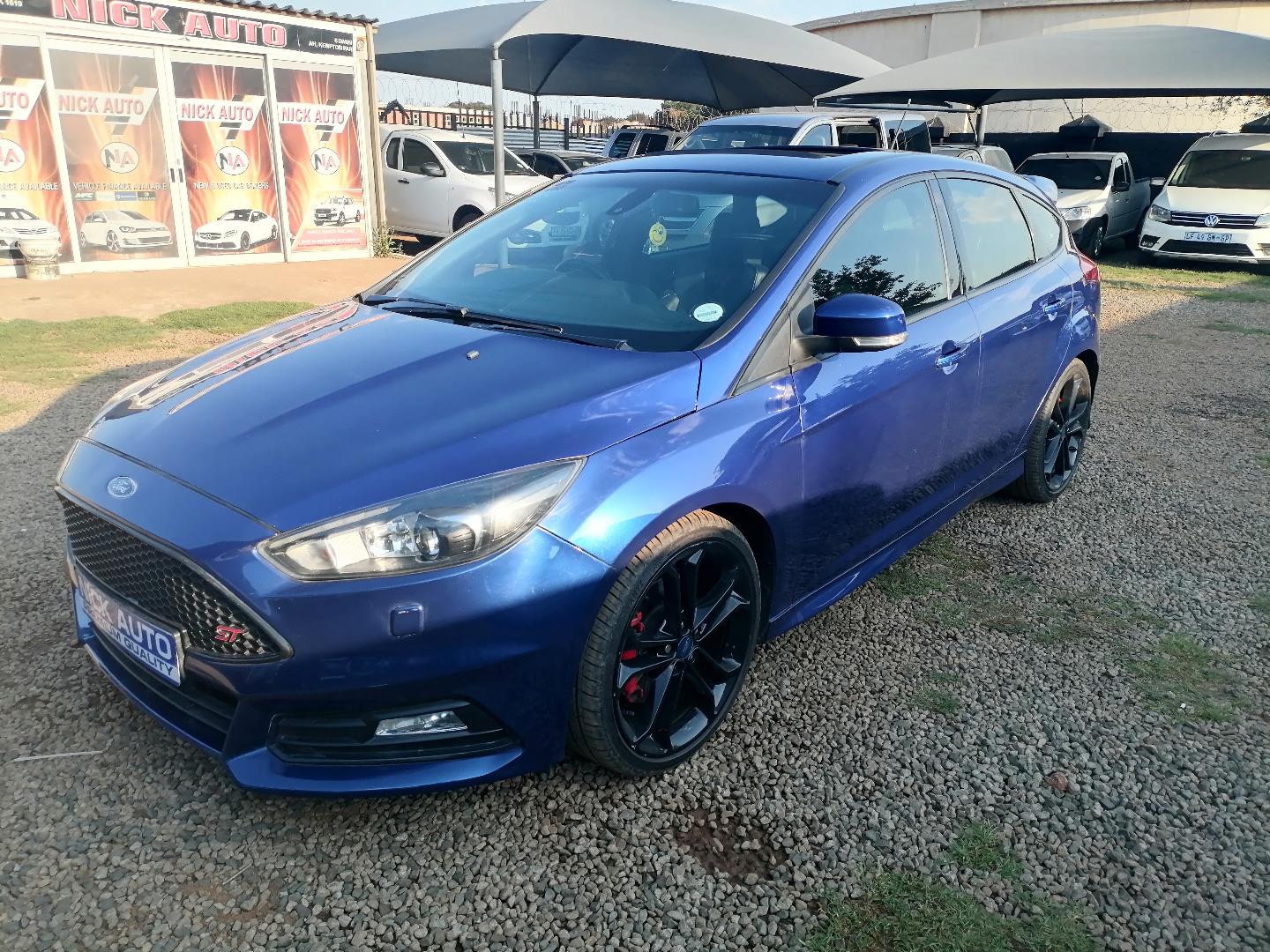2017 FORD FOCUS St 3