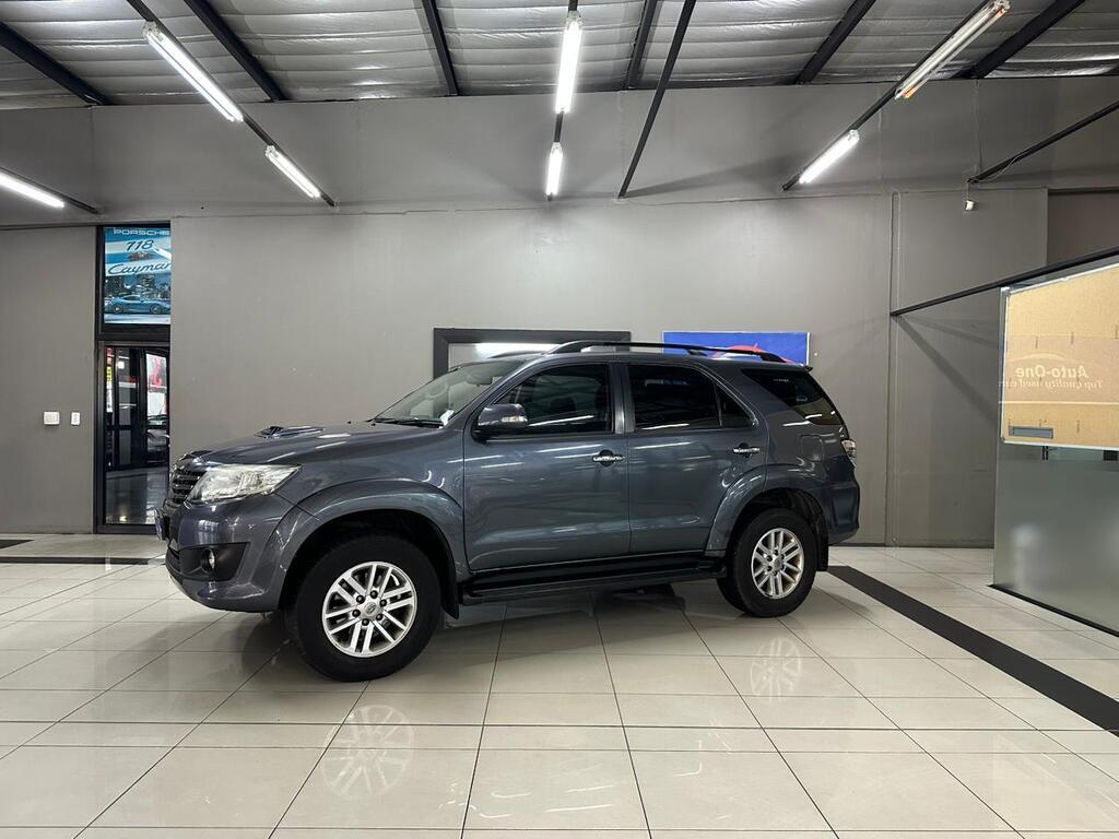 2014 TOYOTA FORTUNER 2.5D-4D RB A/T