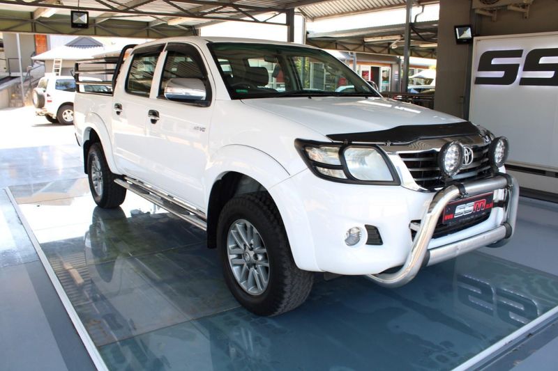 2012 TOYOTA HILUX 4.0 V6 HERITAGE EDITION 4X4 A/T D/C CLEAN VEHICLE