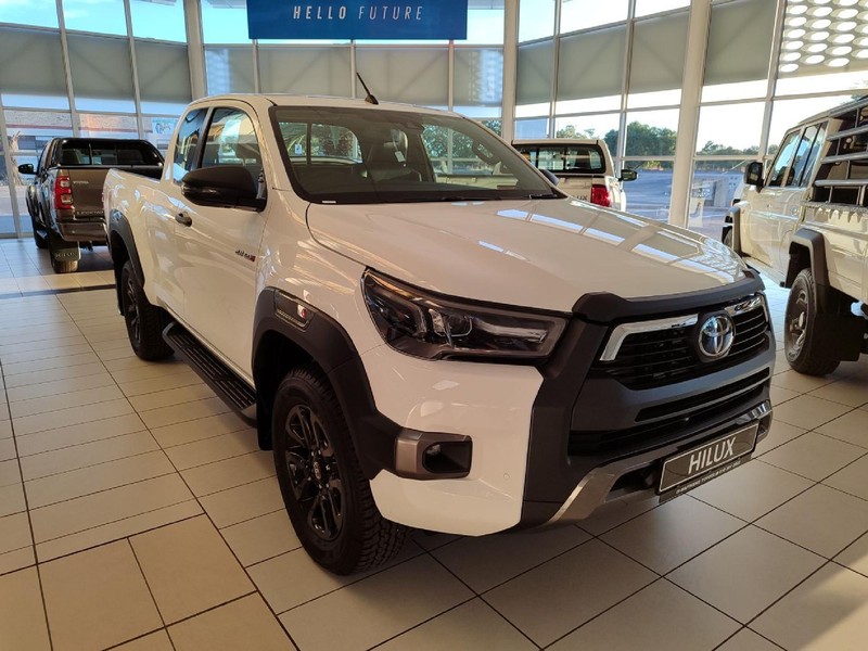 2024 Toyota Hilux 2.8 GD-6 Raised Body Legend 4x4 Extended Cab