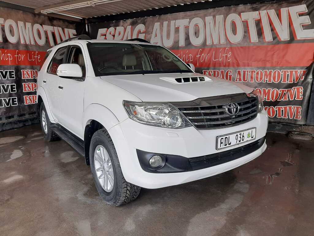 2013 TOYOTA FORTUNER 3.0D-4D R/B A/T