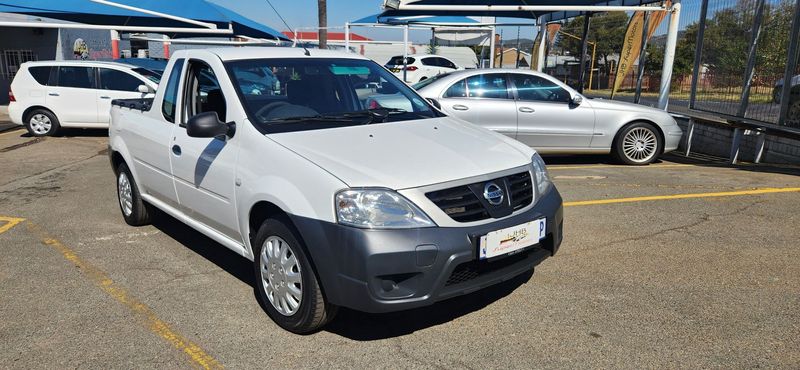 2019 Nissan NP200 1.6 A/C Safety Pack