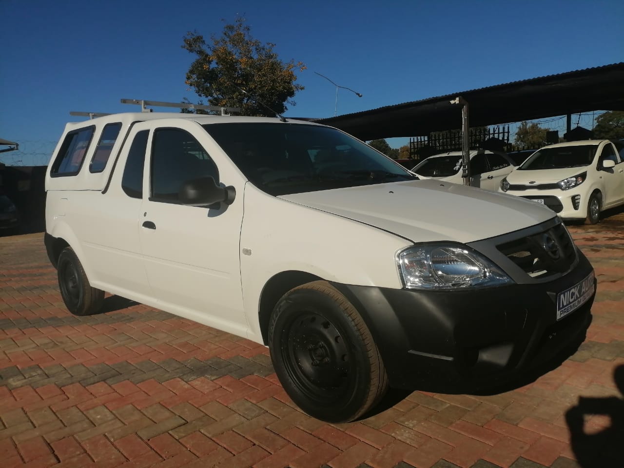 2019 NISSAN NP200 1.6i (aircon) safety pack