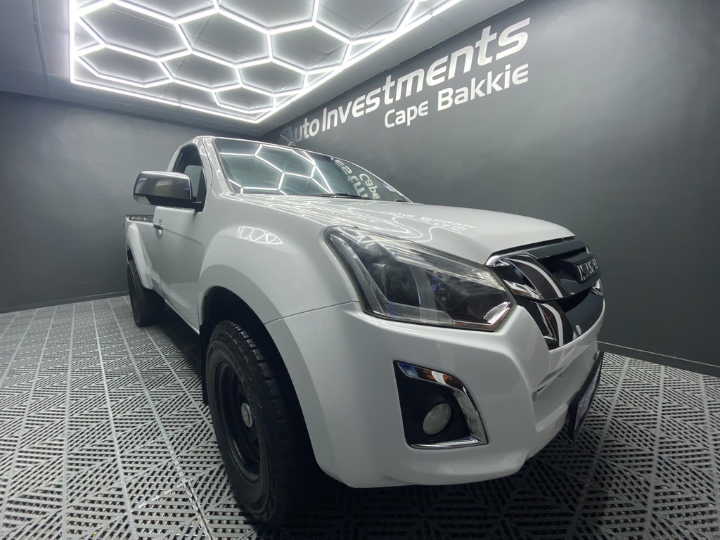 2018 ISUZU KB 300 D-TEQ LX 4X4 P/U S/C