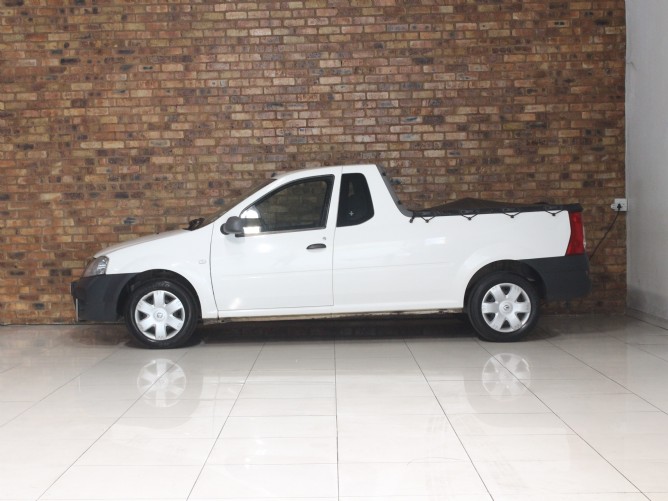 2020 Nissan NP200 1.6 8V Base A/C + Safety Pack