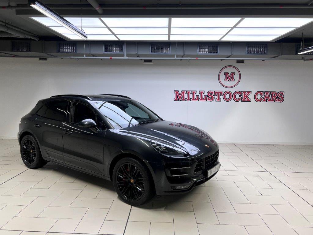 2018 PORSCHE MACAN TURBO (PERFORMANCE PACK)