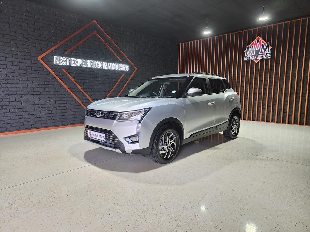 2022 Mahindra XUV300 1.2T W8