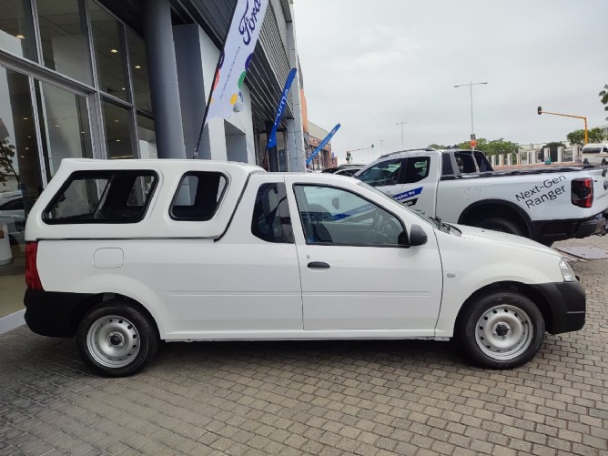 2019 Nissan NP200 1.6 8V Base + Safety