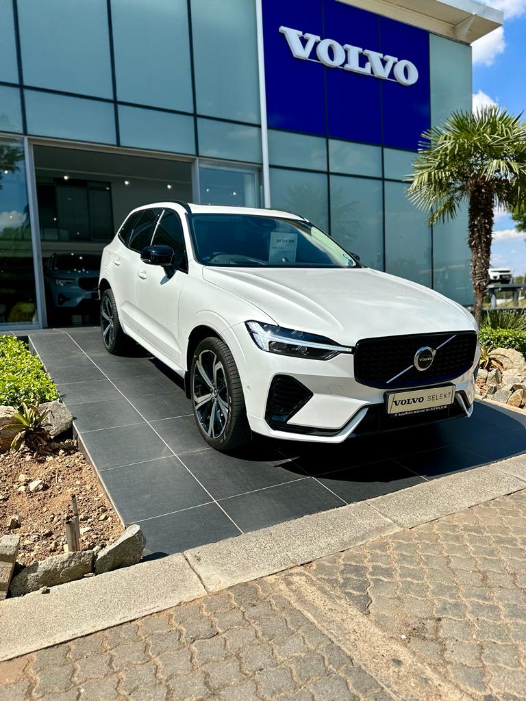 2023 VOLVO XC60 T8 TWIN ENGINE ULTIMATE DARK AWD