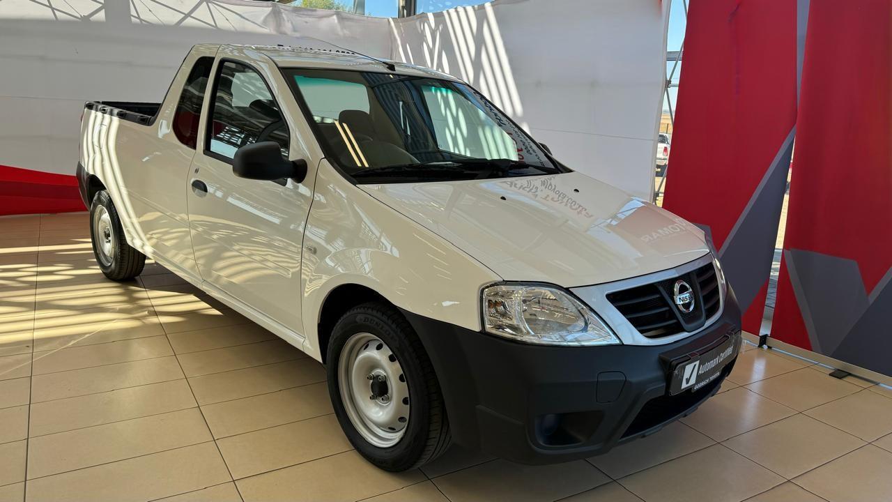 2023 Nissan NP200 1.6i Safety Pack