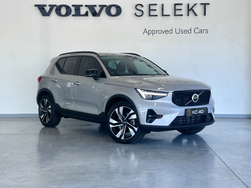 2024 VOLVO XC40 B4 PLUS DARK GEARTRONIC (MILD HYBRID)