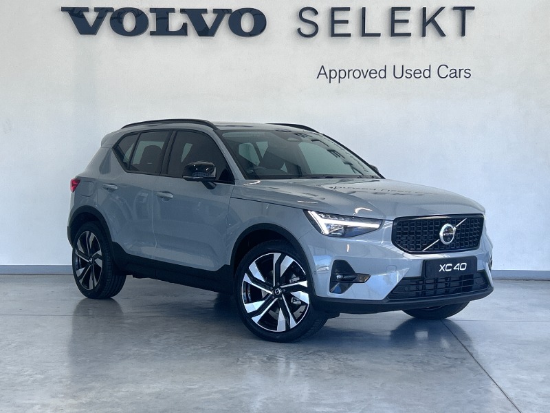 2024 VOLVO XC40 B4 GEARTRON ULTIMATE DARK (MILD HYBRID)