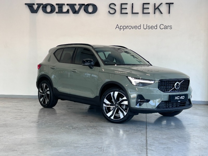 2024 VOLVO XC40 B4 GEARTRON ULTIMATE DARK (MILD HYBRID)