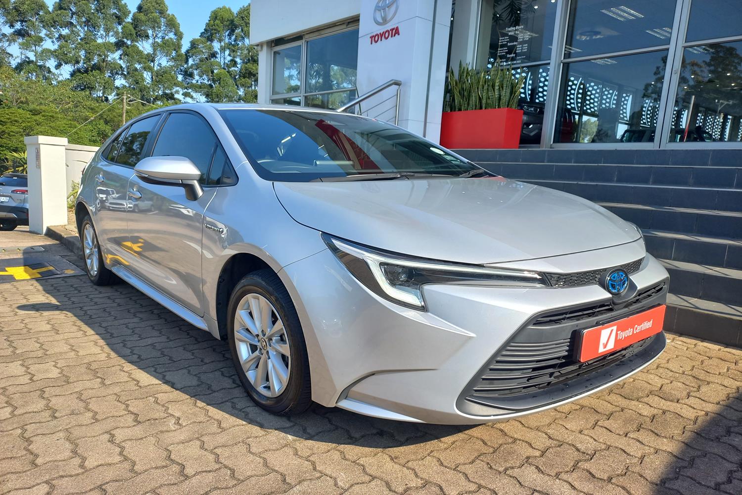 2023 TOYOTA COROLLA 1.8 HYBRID XS