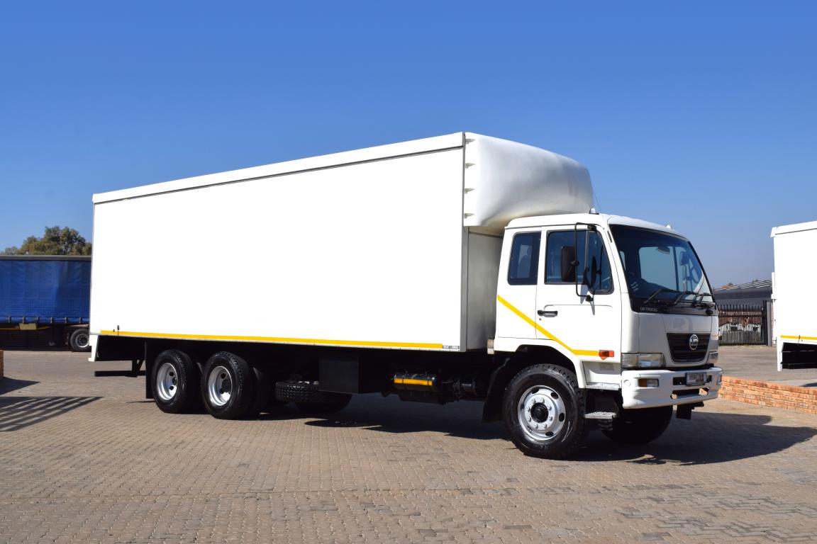 2012 UD 90 Volume Body Truck