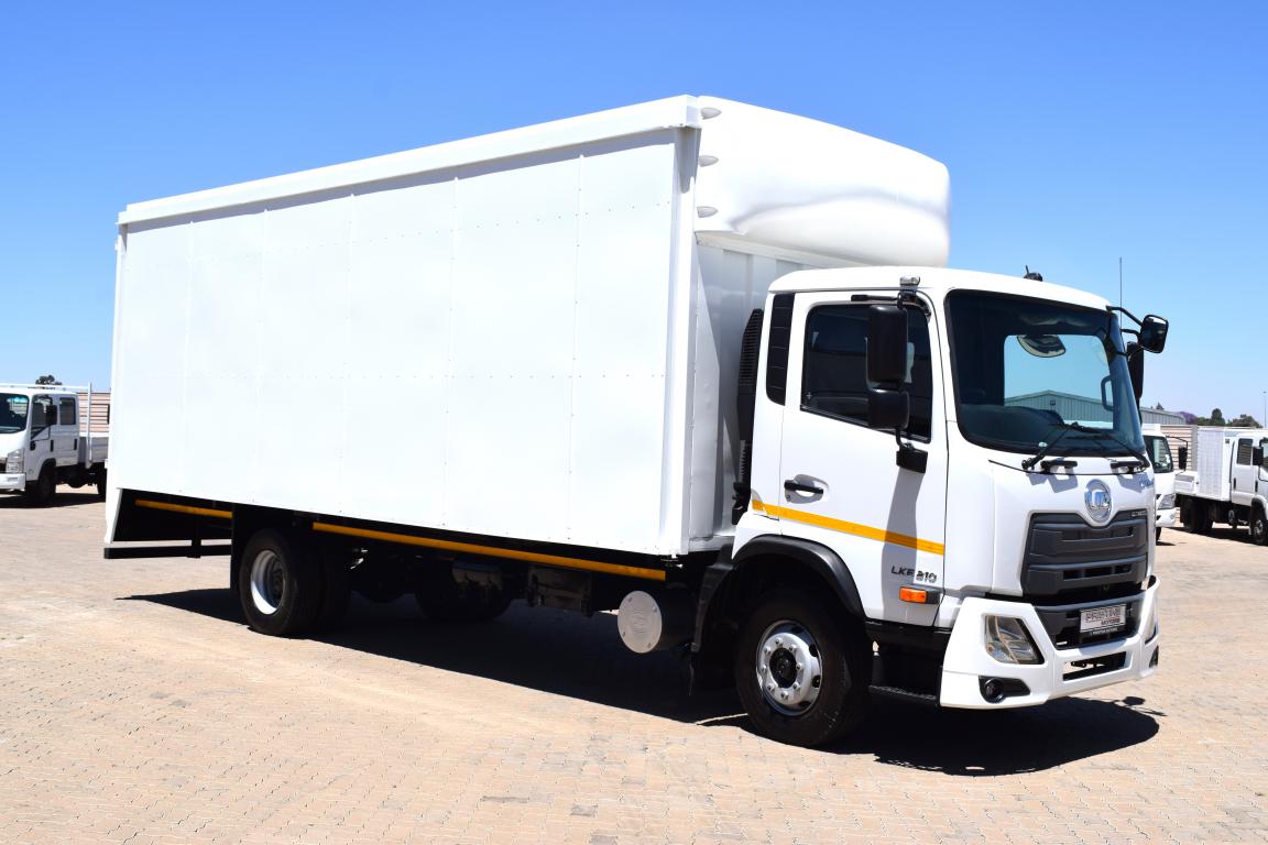 2018 UD Croner LKE 210 CLOSED BODY AUTO TRUCK