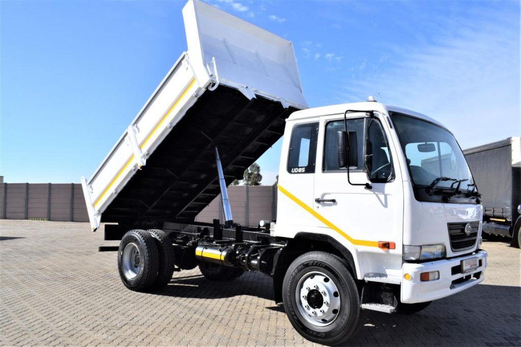 2010 Nissan UD 85 TIPPER TRUCK