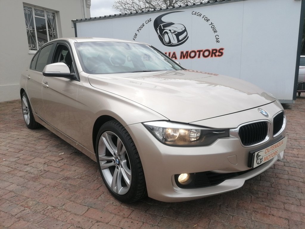 2013 BMW 320i A/T (F30)