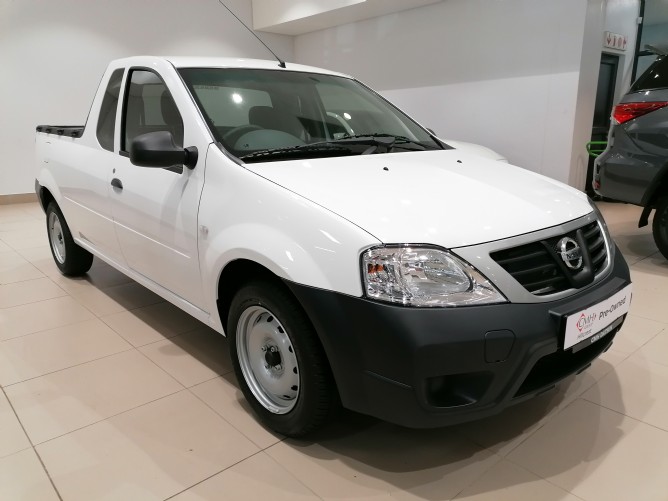 2023 Nissan NP200 1.6 8V Base + Safety