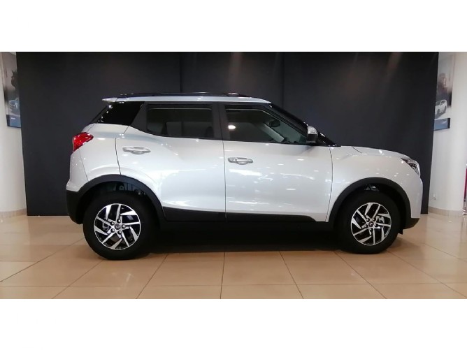 2024 Mahindra XUV300 W8 Petrol