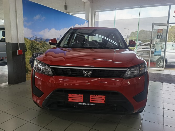 2024 Mahindra XUV300 W4 Petrol SE