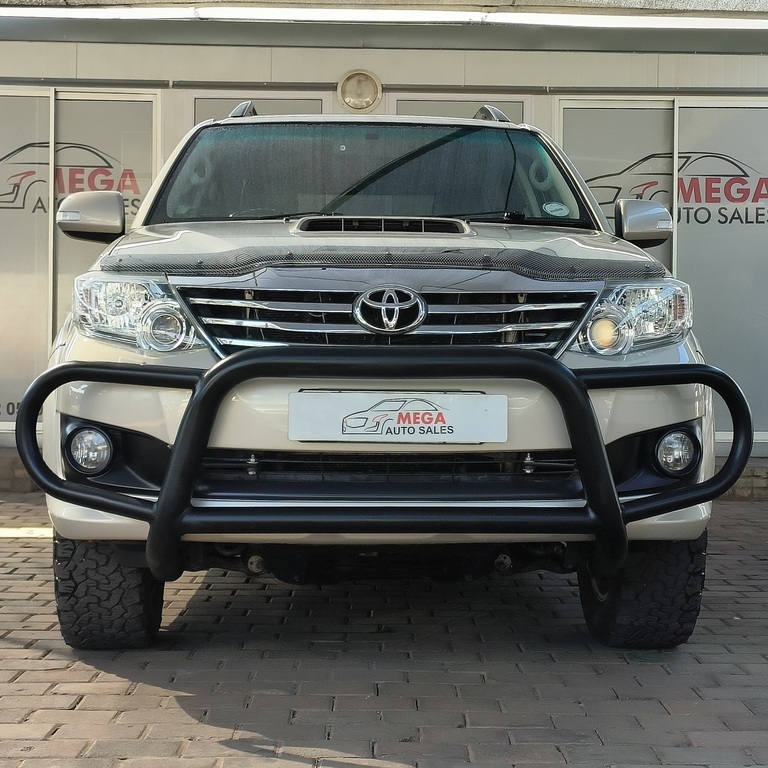 2014 TOYOTA FORTUNER 3.0D-4D R/B A/T