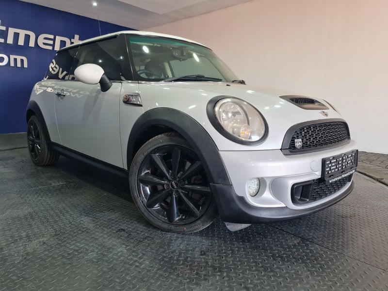 2014 MINI COOPER S