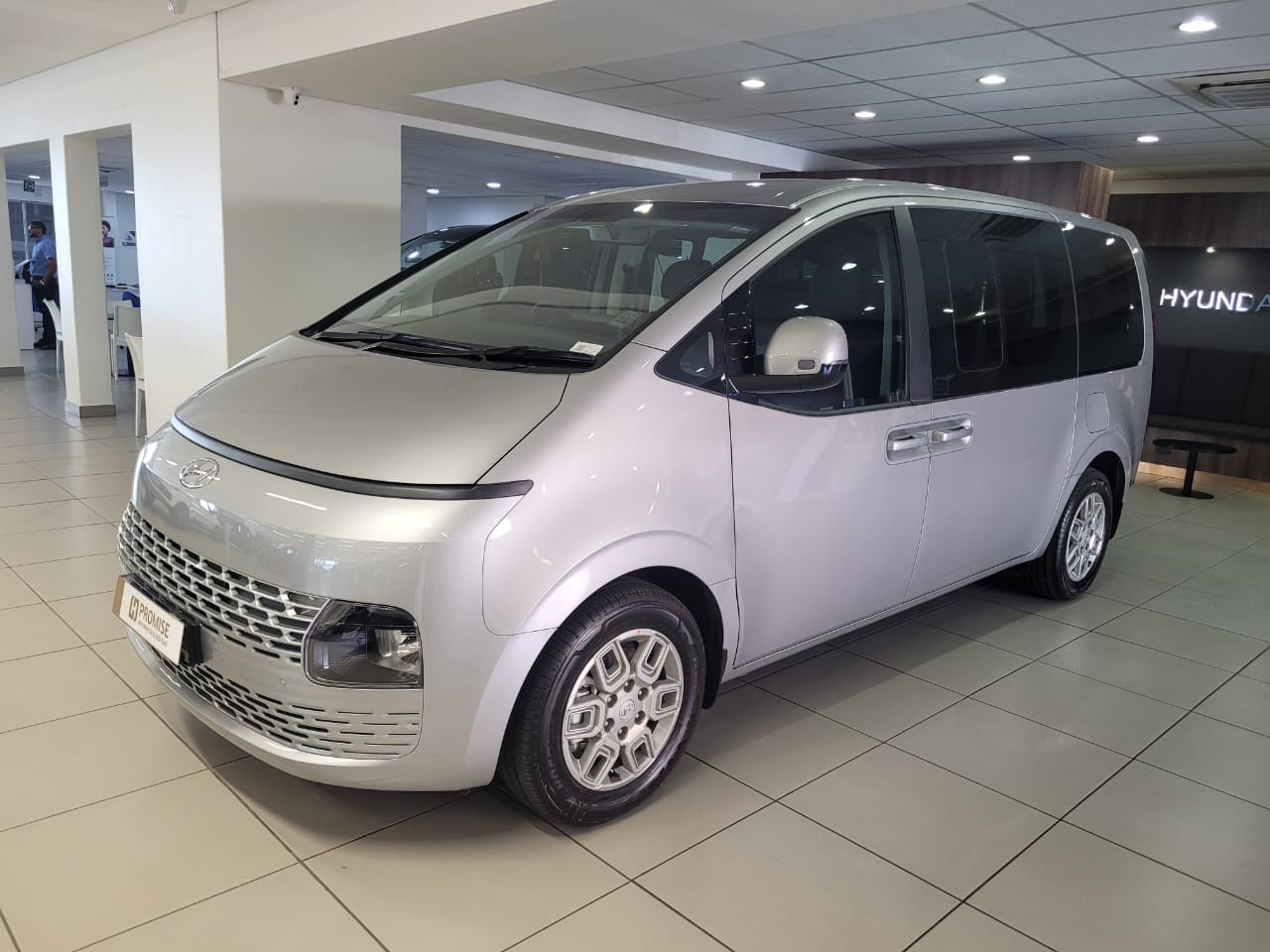 2024 HYUNDAI STARIA 2.2D MULTICAB A/T (5 SEAT)