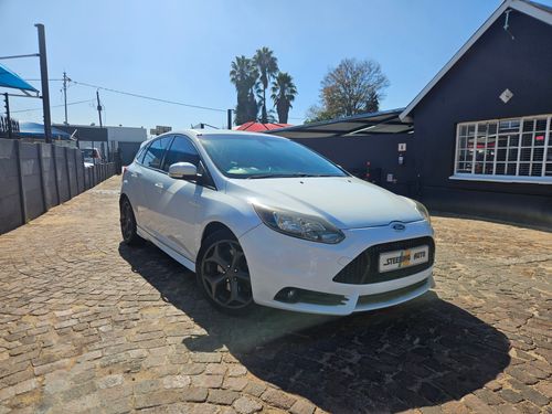 2013 Ford Focus 2.0 GTDi ST1 5-dr