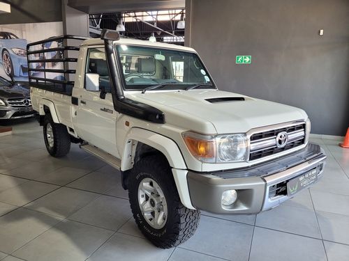 2015 TOYOTA LAND CRUISER 79 4.5D P/U S/C