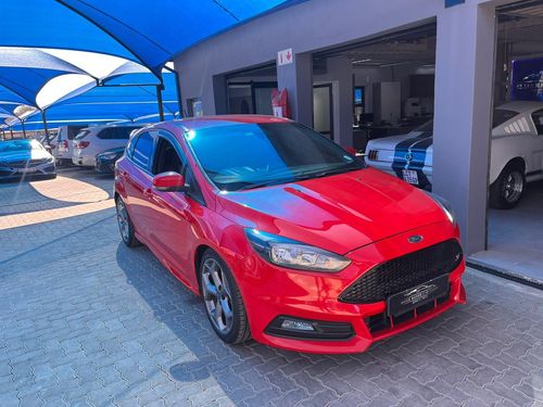 2017 Ford Focus ST 1