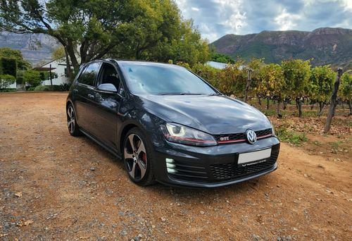 2015 VOLKSWAGEN GOLF 7 GOLF VII GTi 2.0 TSI DSG PERFORMANCE