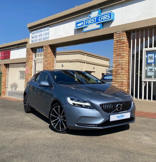 2017 VOLVO V40 D2 KINETIC