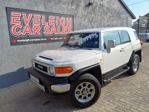 2012 TOYOTA FJ CRUISER 4X4