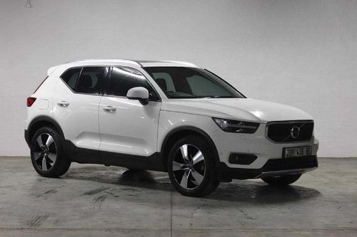 2018 Volvo XC40 D4 Momentum AWD