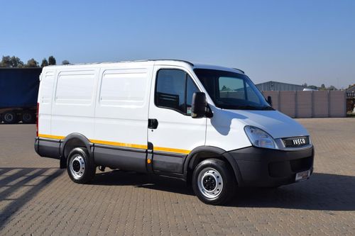 2011 Iveco Daily 35 S12V12