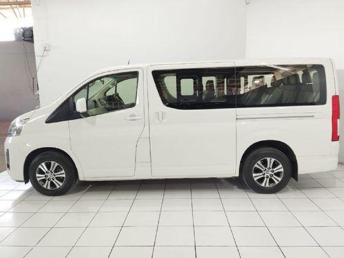 2022 Toyota Quantum 2.8 GL 11 Seat