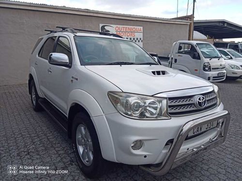 2010 TOYOTA FORTUNER 3.0D-4D R/B A/T