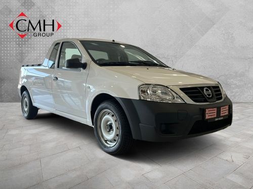 2022 Nissan NP200 1.6 8V Base + AC Safety