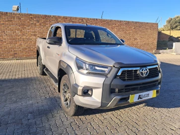 2022 TOYOTA HILUX EXTRA CAB 2.8 GD-6 4X4 LEGEND 6AT