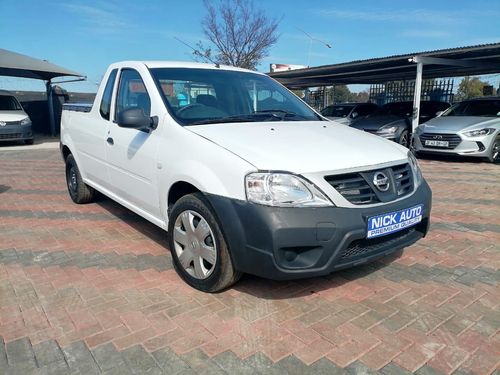 2022 NISSAN NP200 1.6i safety pack