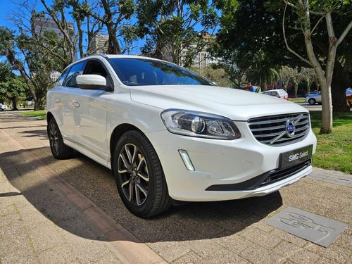 2017 VOLVO XC60 D4 MOMENTUM