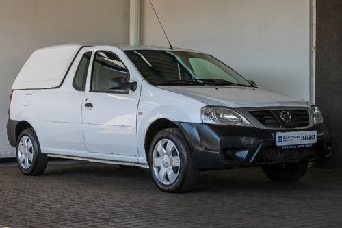 2019 NISSAN NP200