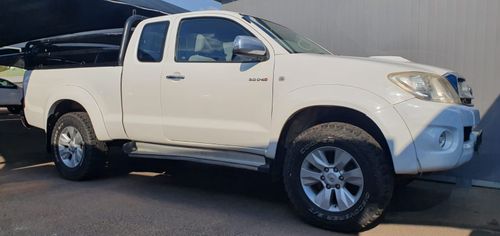 2011 HILUX 3.0 D-4D RAIDER XTRA CAB 4X4 P/U S/C