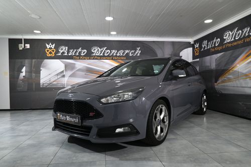 2016 Ford Focus ST 1