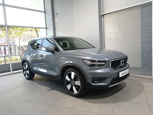 2020 Volvo XC40 D4 AWD Momentum