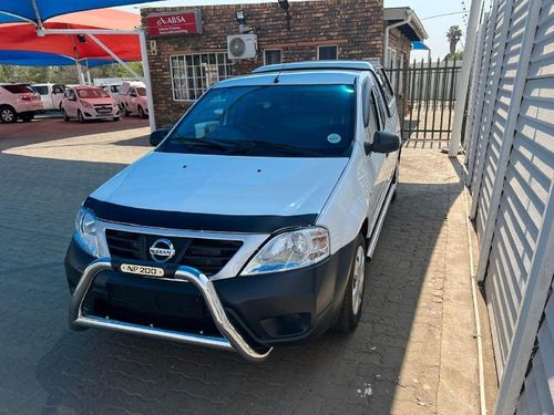 2023 Nissan NP200 1.6 A/C Safety Pack